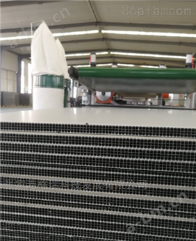 张家港格瑞中空塑料建筑模板生产线设备